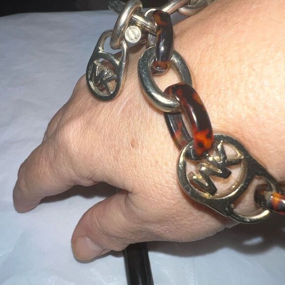 Michael Kors Tortoise Shell and Gold Tone Link Toggle Closure Bracelet/Anklet 10 - Picture 1 of 8